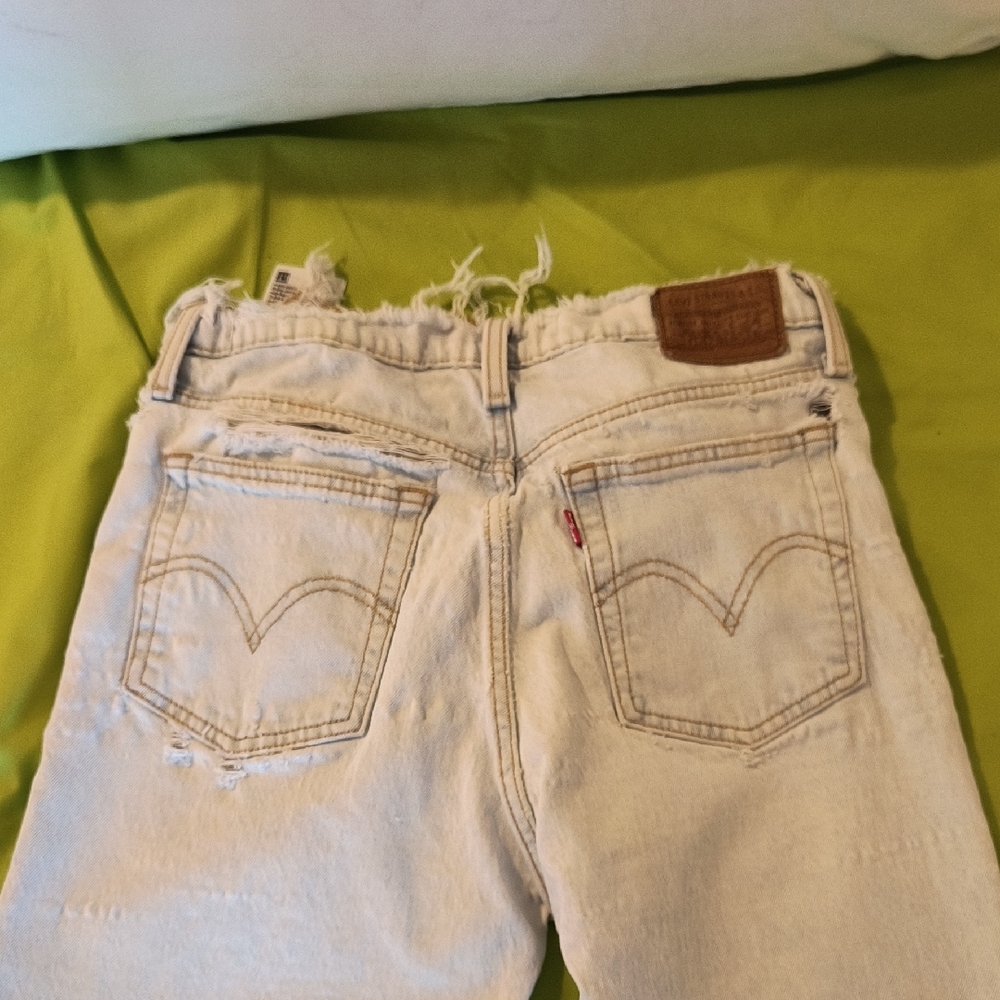 Levi's Wedgie Distressed Light Wash Jeans Sz 28